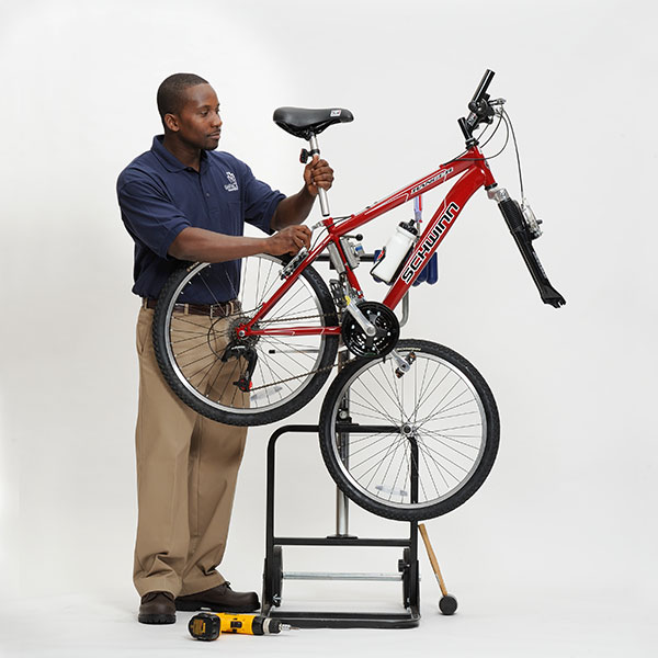 Lowe's vendor assembling bike